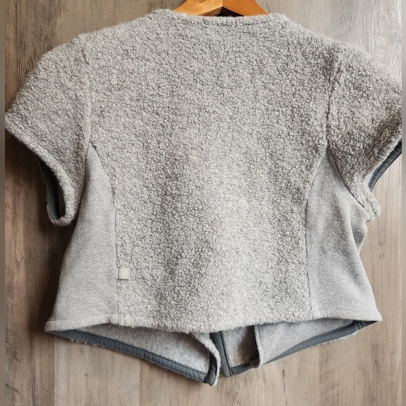 Lululemon Wool Blend Cropped Zip Up Grey Vest Size 4 Women's - Picture 9 of 9